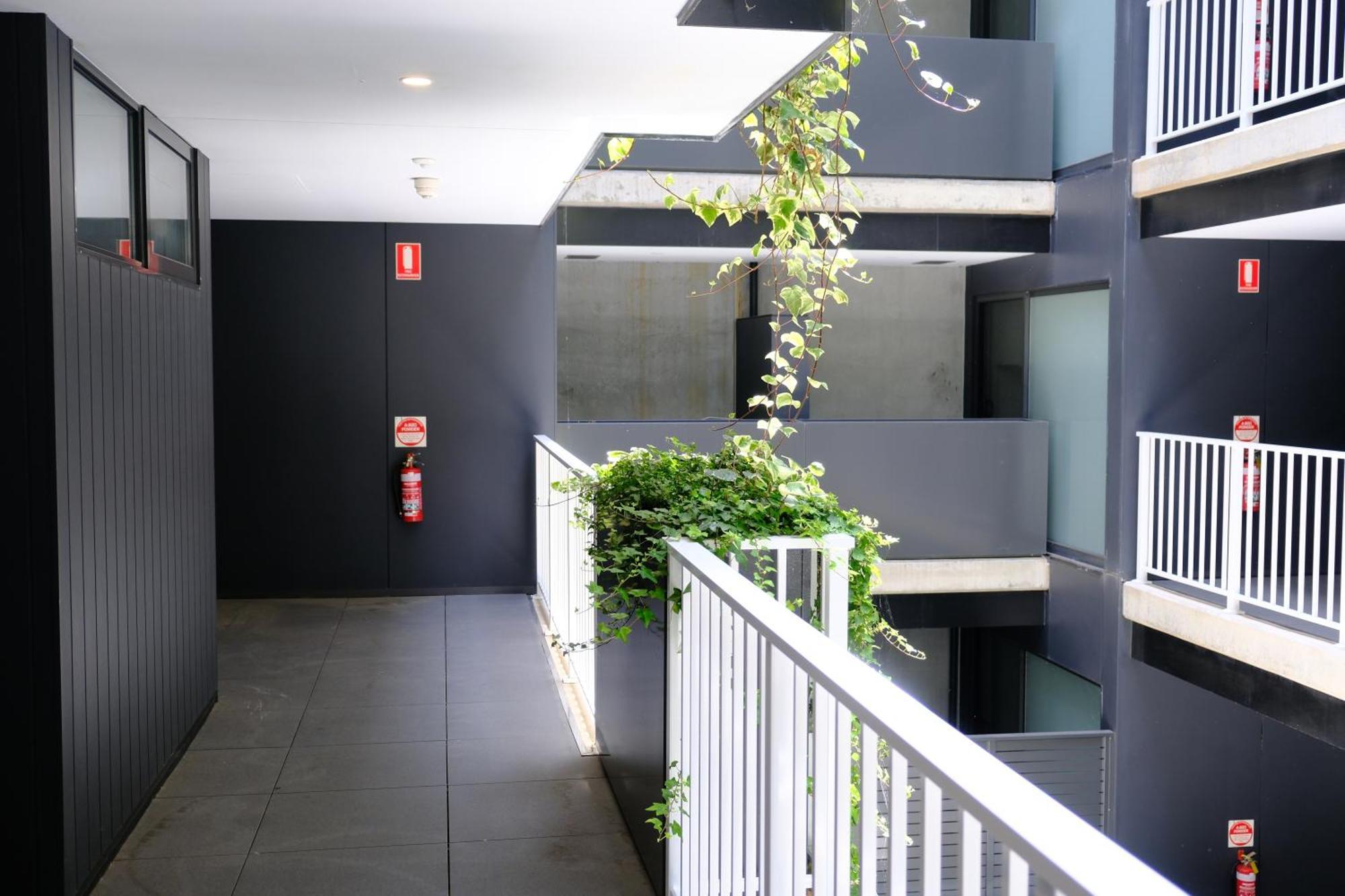 Cbd Japanese Retreat 2Br 1P Brekky Wifi Netflix Apartment Canberra Exterior photo